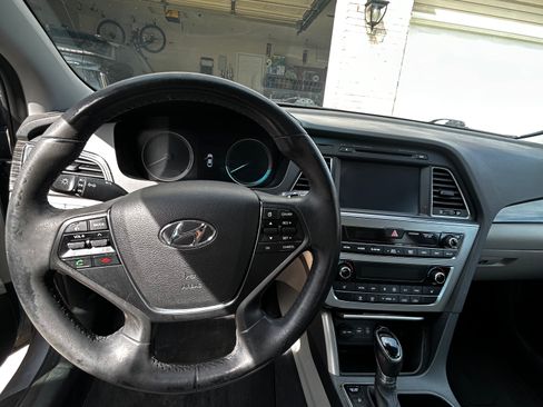 Used 2015 Hyundai Sonata ECO w/ Option Group 08 FWD image 10