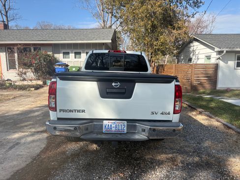 Used 2017 Nissan Frontier SV w/ SV Value Truck Package image 4
