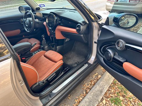 Used 2024 MINI Cooper S w/ Signature Upholstery Package image 27