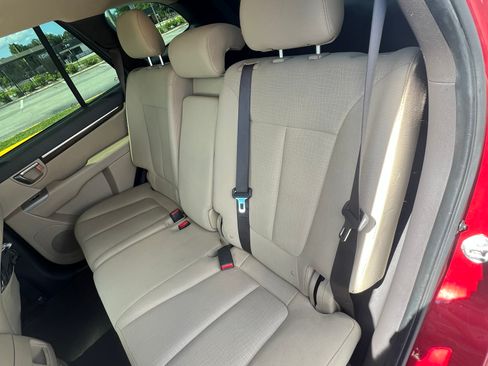 Used 2011 Hyundai Santa Fe GLS FWD image 19