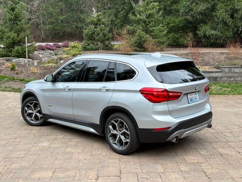 Used 2017 BMW X1 xDrive28i image 4