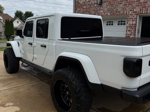 Used 2021 Jeep Gladiator Overland w/ Trailer Tow Package AWD/4WD image 12