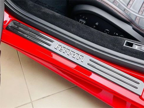 Used 2019 Ferrari 488 Spider image 13