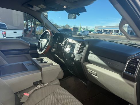 Used 2018 Ford F250 XLT w/ XLT Value Package image 18