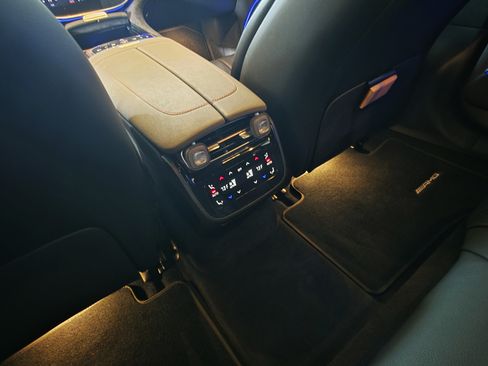 Used 2022 Mercedes-Benz EQS 580 4MATIC Sedan image 12