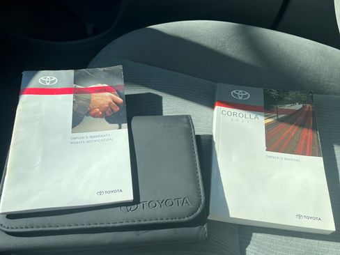 Used 2011 Toyota Corolla LE image 14