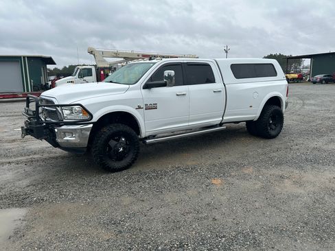 Used 2016 RAM 3500 Laramie w/ Convenience Group image 6