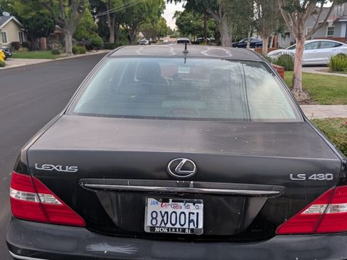 Used 2004 Lexus LS 430 RWD image 2
