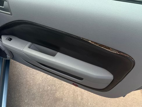 Used 2006 Ford Mustang GT Premium image 19