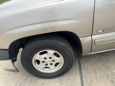 Used 2001 Chevrolet Silverado 1500 LS w/ Firm Ride Suspension Pkg RWD image 9