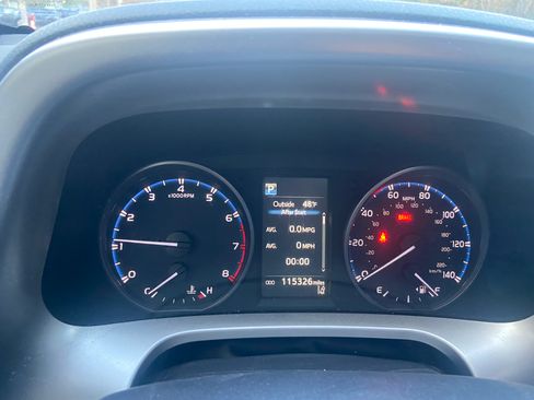 Used 2017 Toyota RAV4 XLE image 4