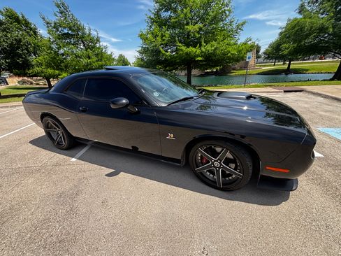 Used 2016 Dodge Challenger R/T Scat Pack RWD image 6