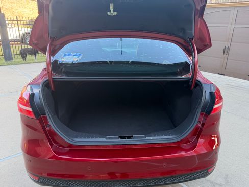 Used 2015 Ford Focus SE w/ Equipment Group 201A image 11