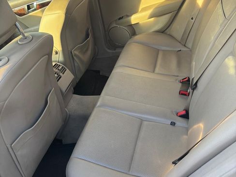 Used 2010 Mercedes-Benz C 300 Sedan image 7
