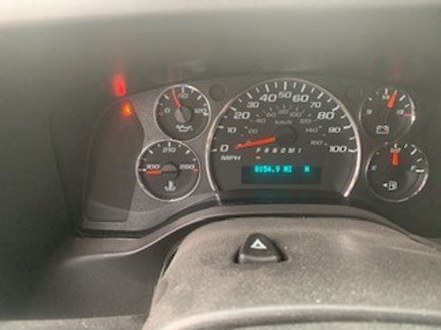 Used 2024 Chevrolet Express 2500 Extended w/ Driver Convenience Package image 2