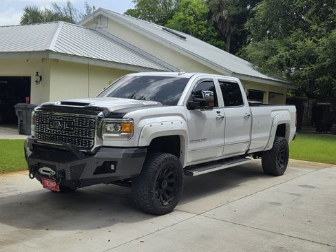 Used 2019 GMC Sierra 3500 Denali w/ Duramax Plus Package AWD/4WD image 24