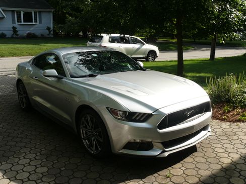 Used 2015 Ford Mustang GT Premium image 2