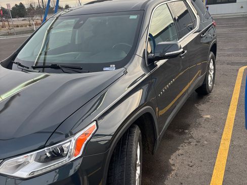 Used 2020 Chevrolet Traverse LT w/ Driver Confidence II Package image 2