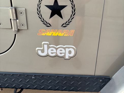 Used 2005 Jeep Wrangler Unlimited Rubicon w/ Sahara Edition Group image 2