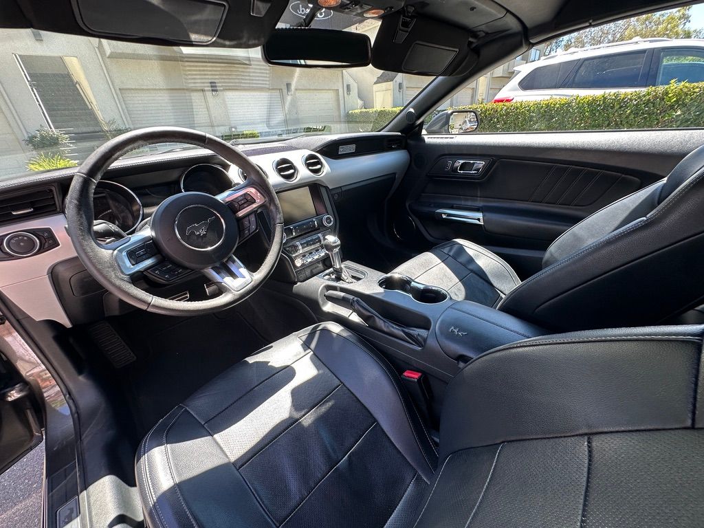 Used 2015 Ford Mustang Premium RWD image 9