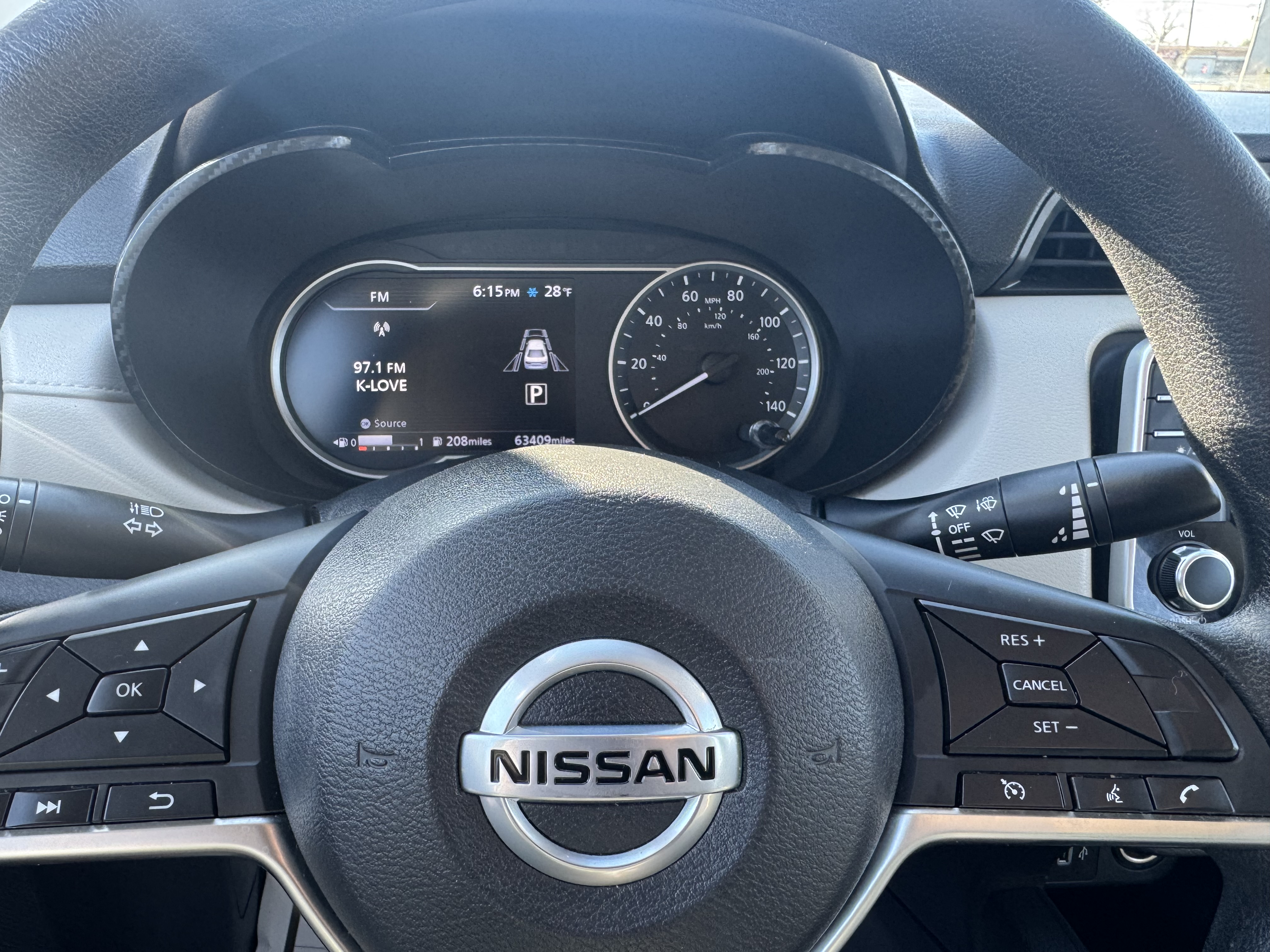 Used 2021 Nissan Versa SV FWD image 10