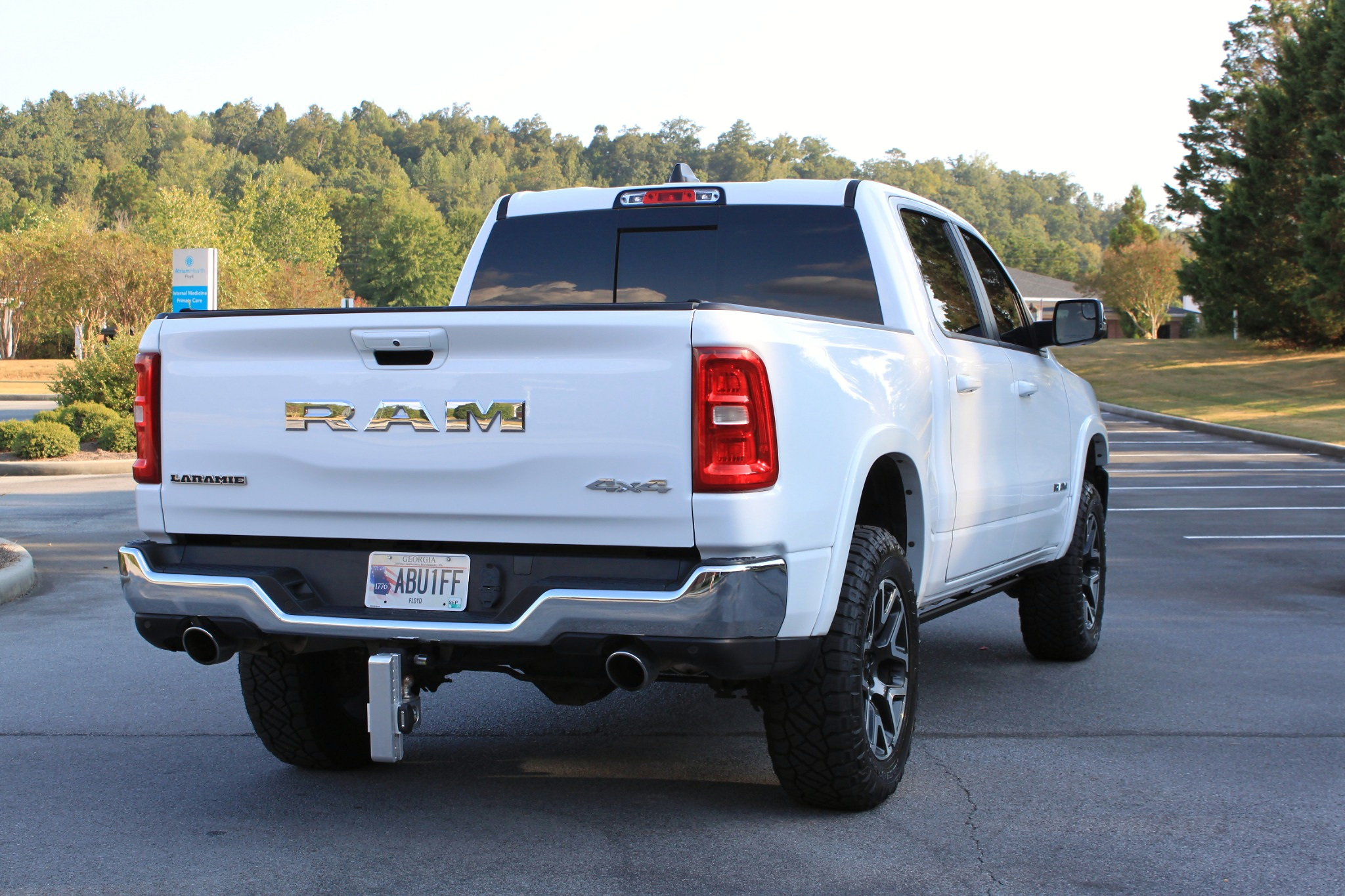 Used 2025 RAM 1500 Laramie AWD/4WD image 8