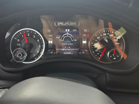 Used 2019 RAM 1500 Laramie image 9