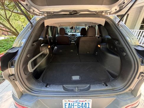 Used 2016 Jeep Cherokee Latitude AWD/4WD image 10