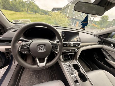 Used 2019 Honda Accord Hybrid image 8