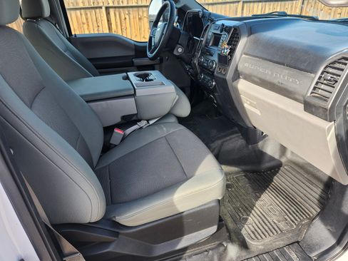 Used 2017 Ford F550 XL 179 W.B. 4D image 16