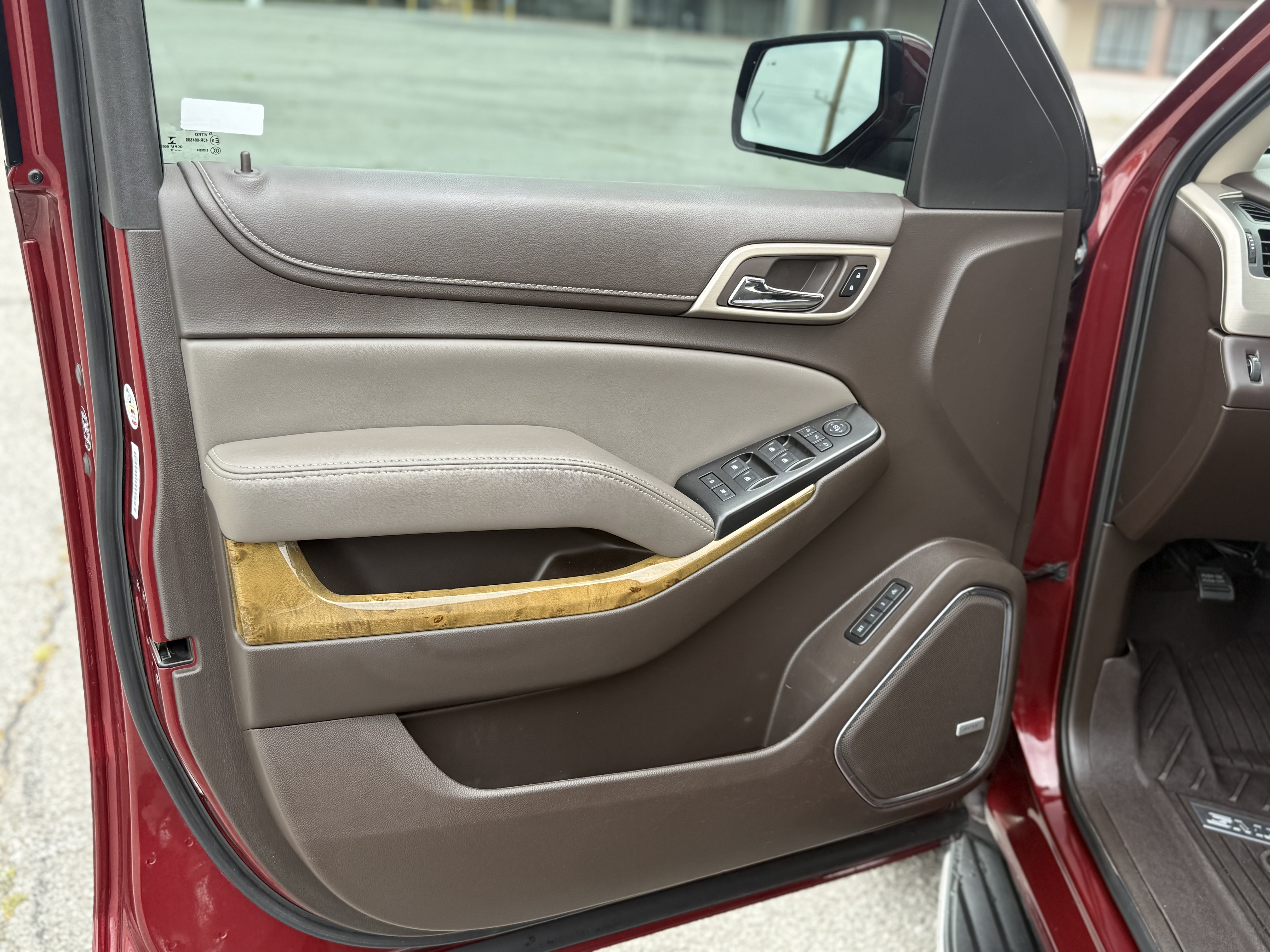 Used 2017 GMC Yukon Denali RWD image 8