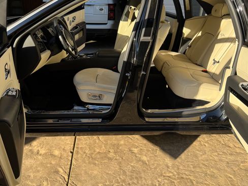 Used 2014 Rolls-Royce Ghost image 4