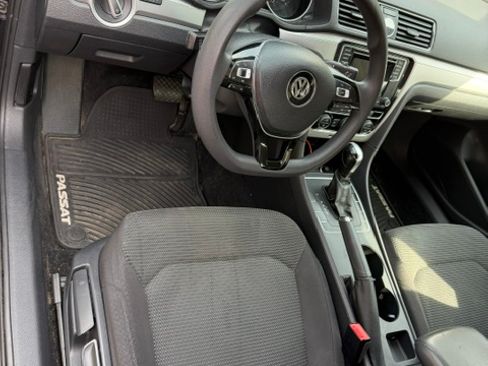 Used 2017 Volkswagen Passat 1.8T S FWD image 11