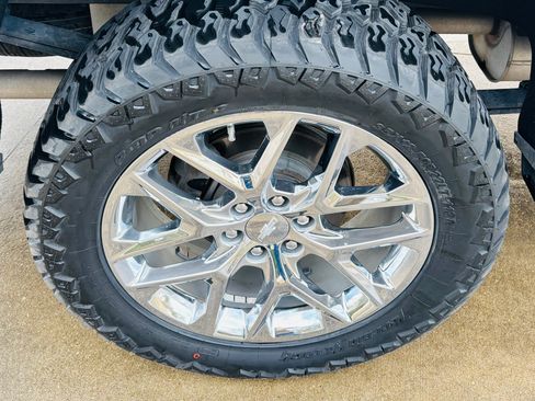 Used 2022 Chevrolet Silverado 1500 LTZ w/ LTZ Premium Package image 13