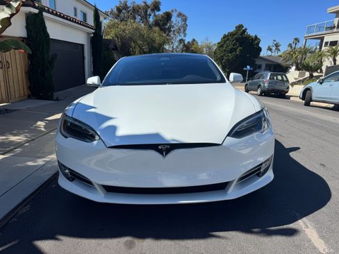 Used 2018 Tesla Model S P100D image 2