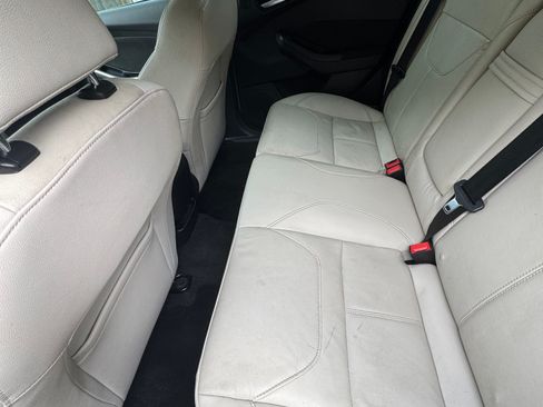 Used 2016 Ford Focus Titanium image 8