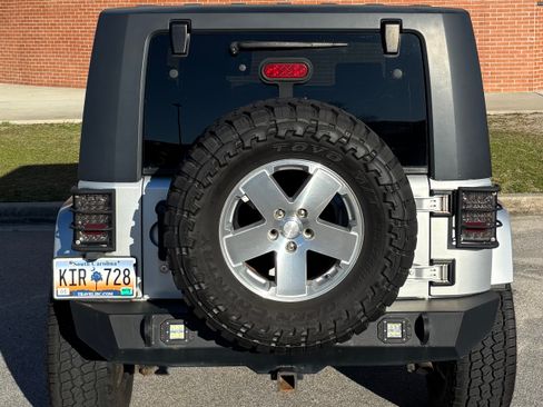 Used 2008 Jeep Wrangler Sahara w/ Dual Top Group image 10