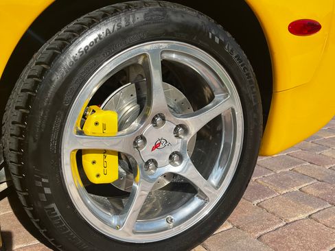 Used 2003 Chevrolet Corvette Convertible w/ Preferred Equipment Group1 RWD image 9