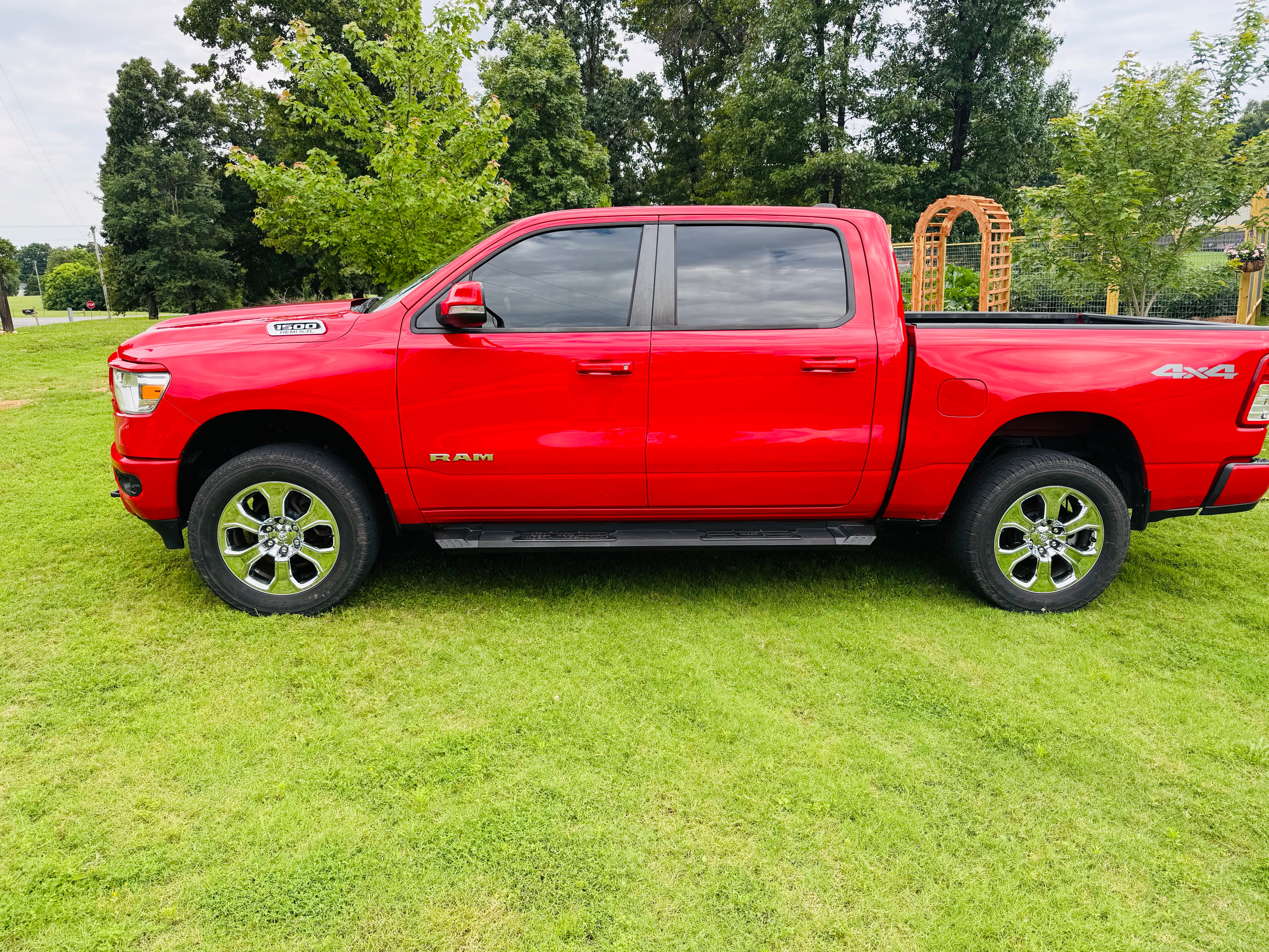 Used 2019 RAM 1500 Big Horn AWD/4WD image 4
