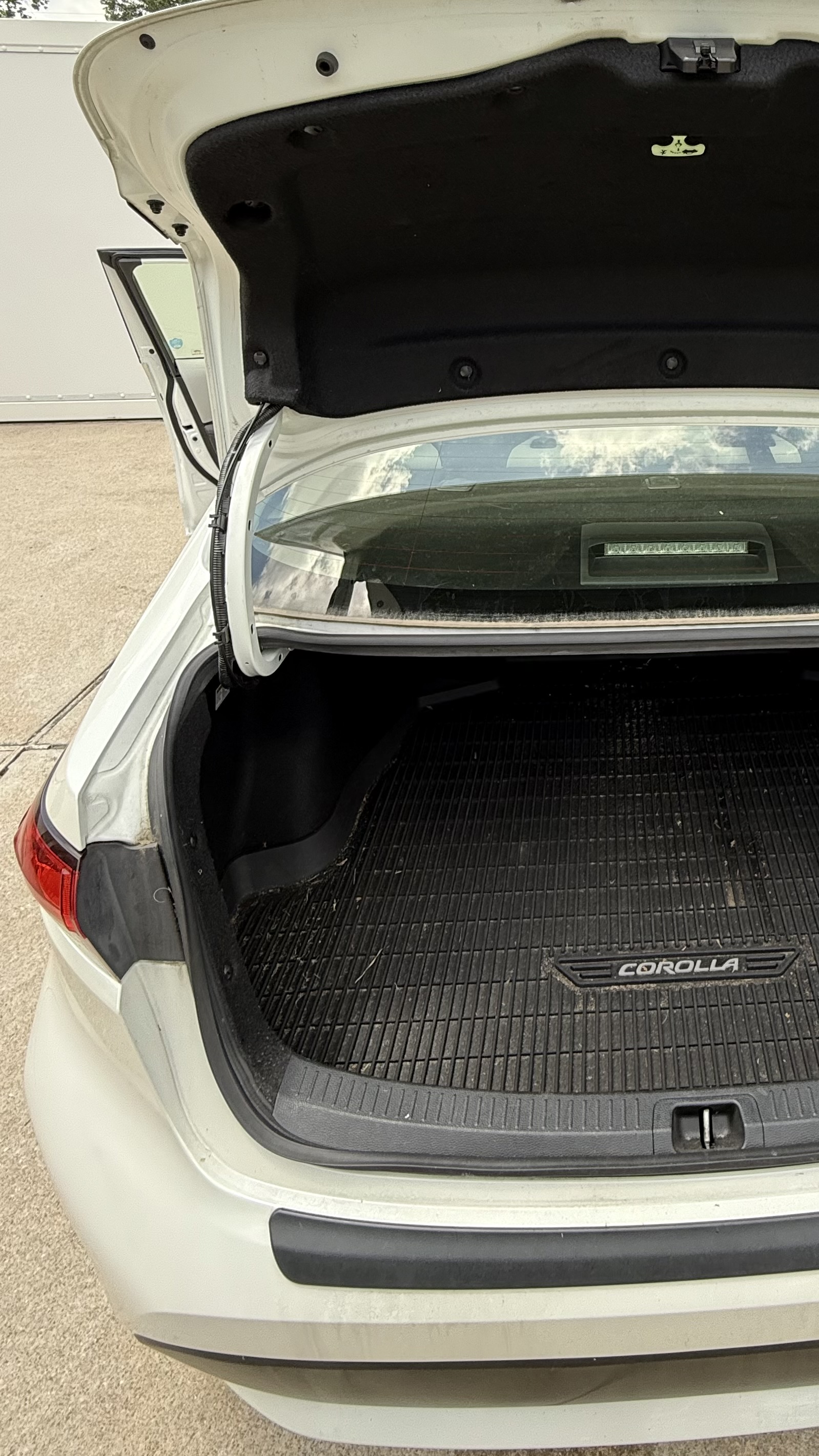 Used 2020 Toyota Corolla LE FWD image 10