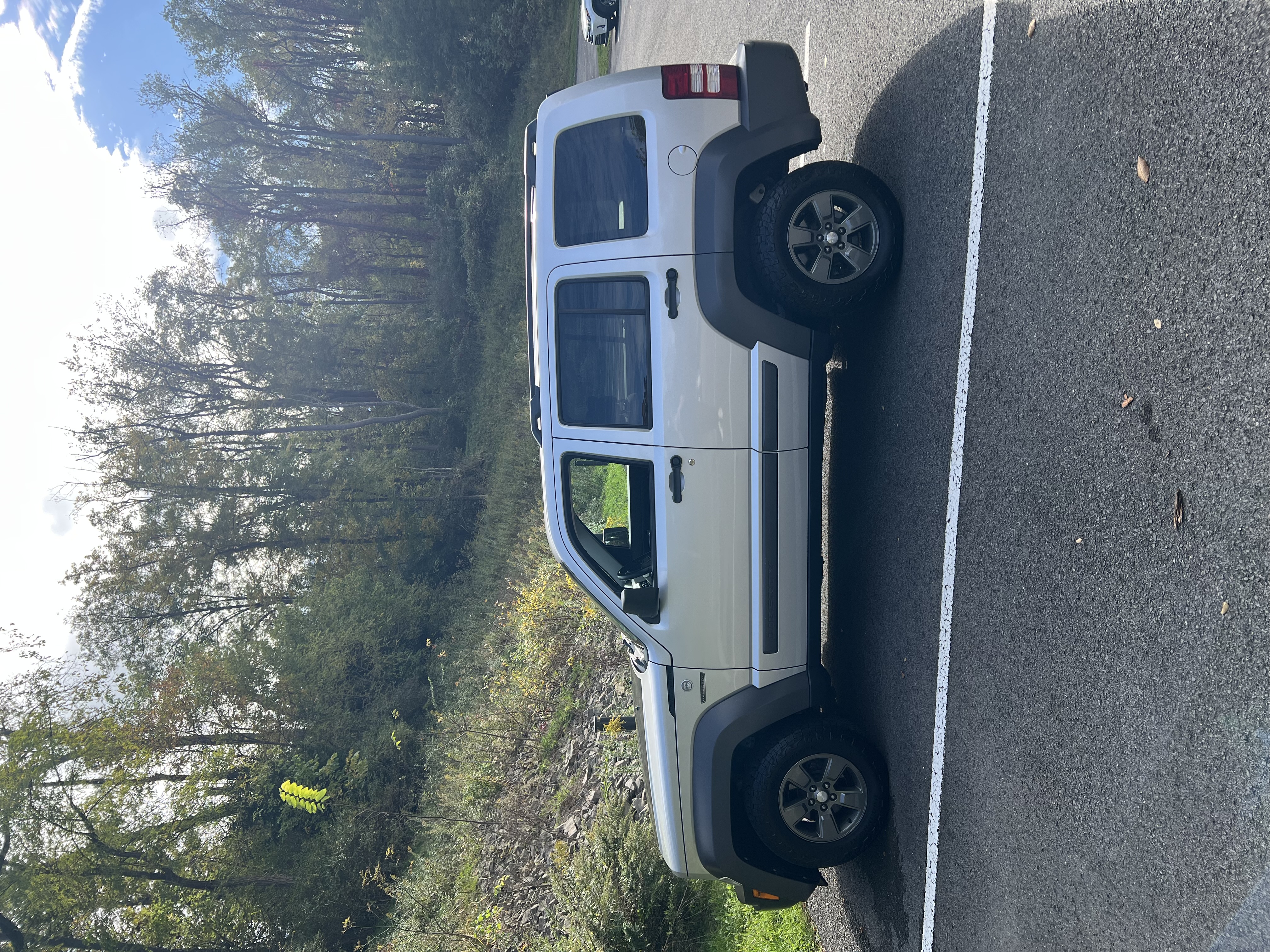 Used 2010 Jeep Liberty Renegade AWD/4WD image 4