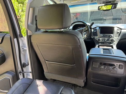Used 2018 Chevrolet Suburban Premier image 30