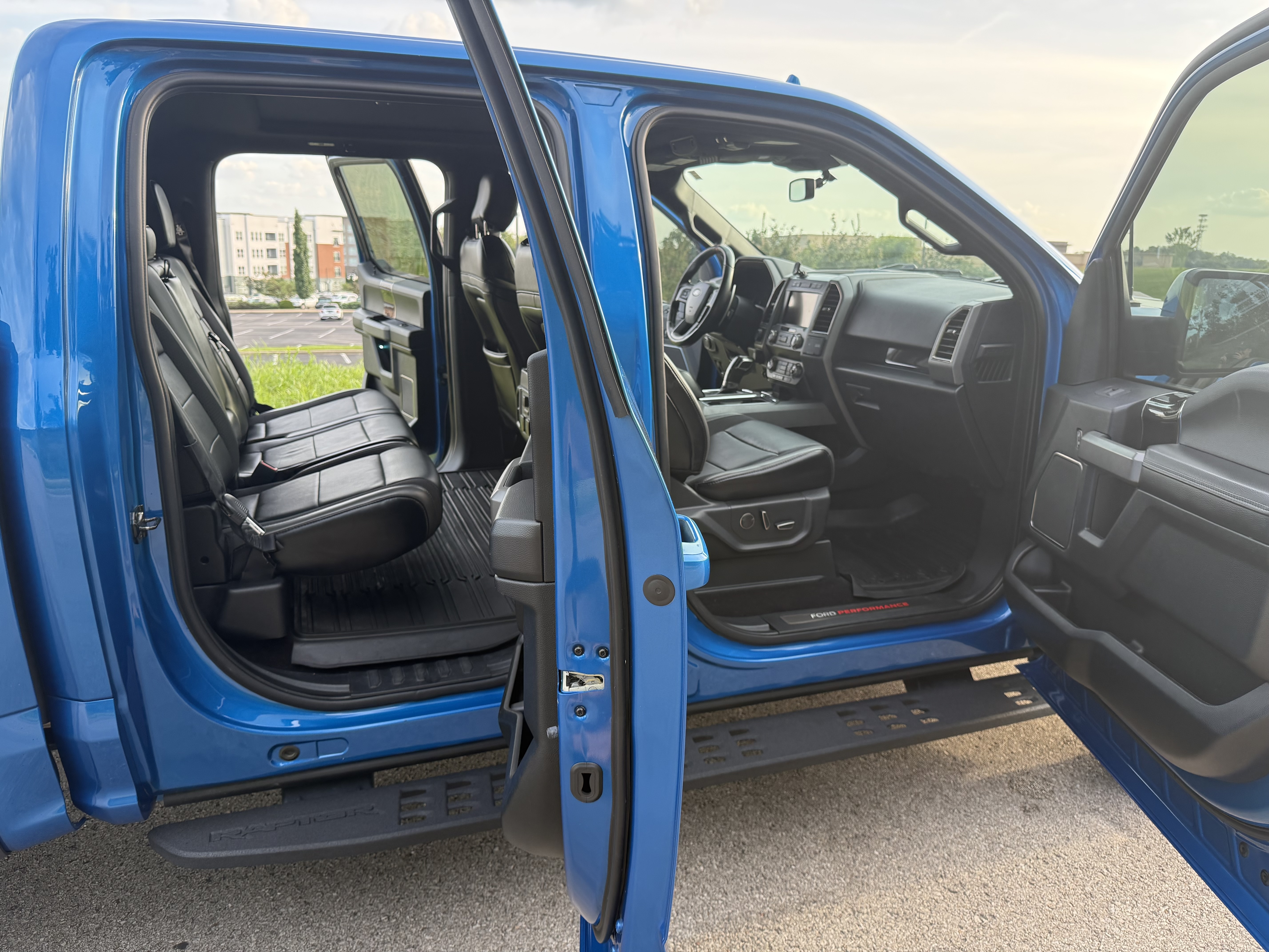 Used 2019 Ford F150 Raptor w/ Equipment Group 802A Luxury AWD/4WD image 14