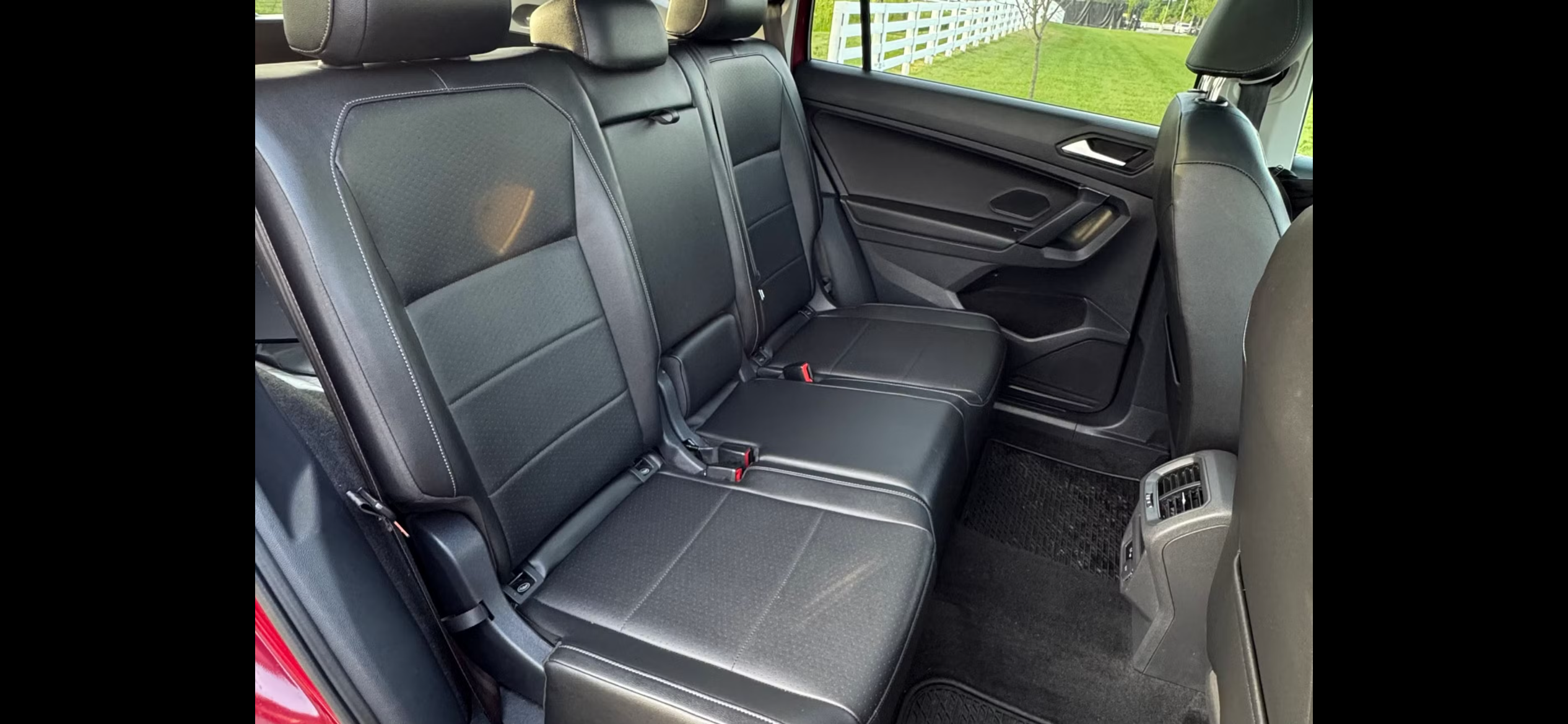 Used 2019 Volkswagen Tiguan SE w/ Panoramic Sunroof Package AWD/4WD image 2