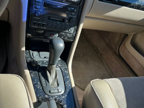 Used 1998 Volvo V70 R image 11