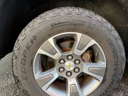 Used 2020 Chevrolet Colorado Z71 image 13