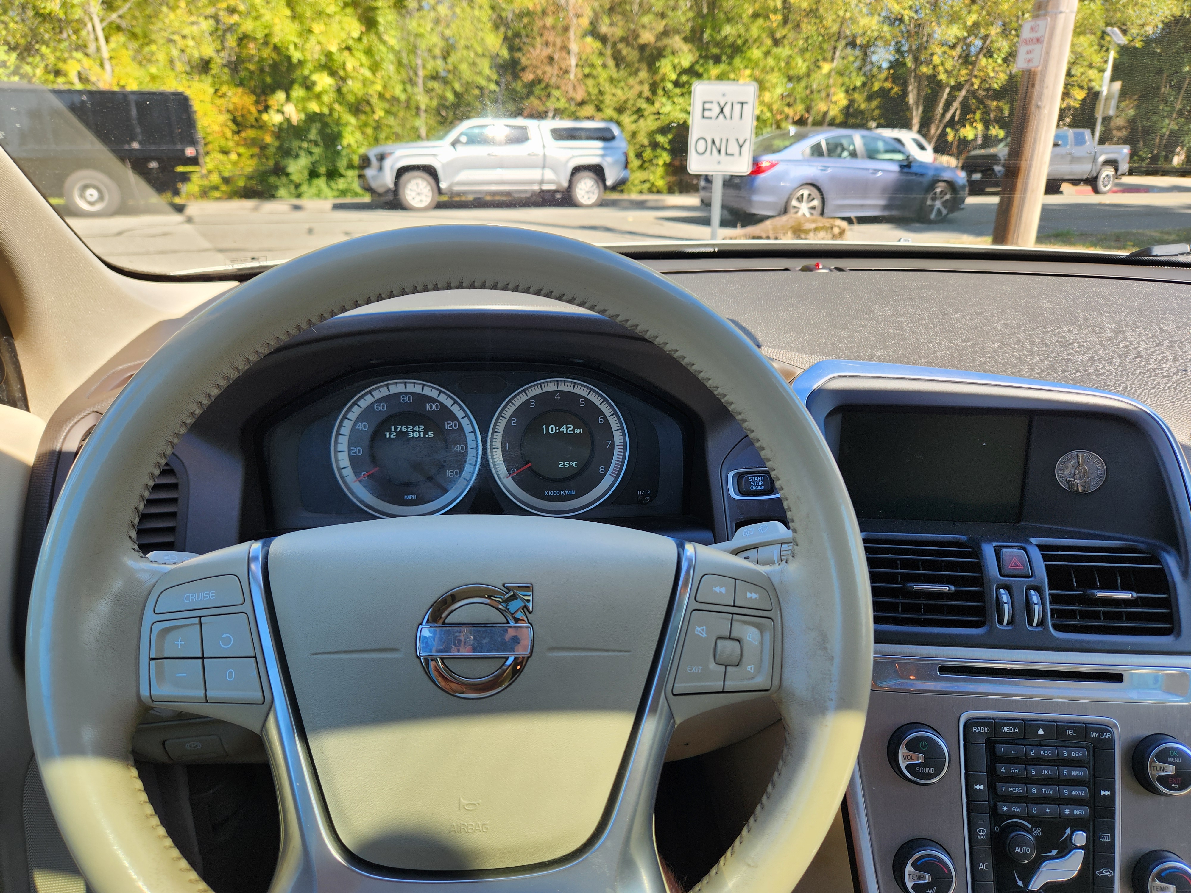 Used 2013 Volvo XC60 T6 AWD/4WD image 11