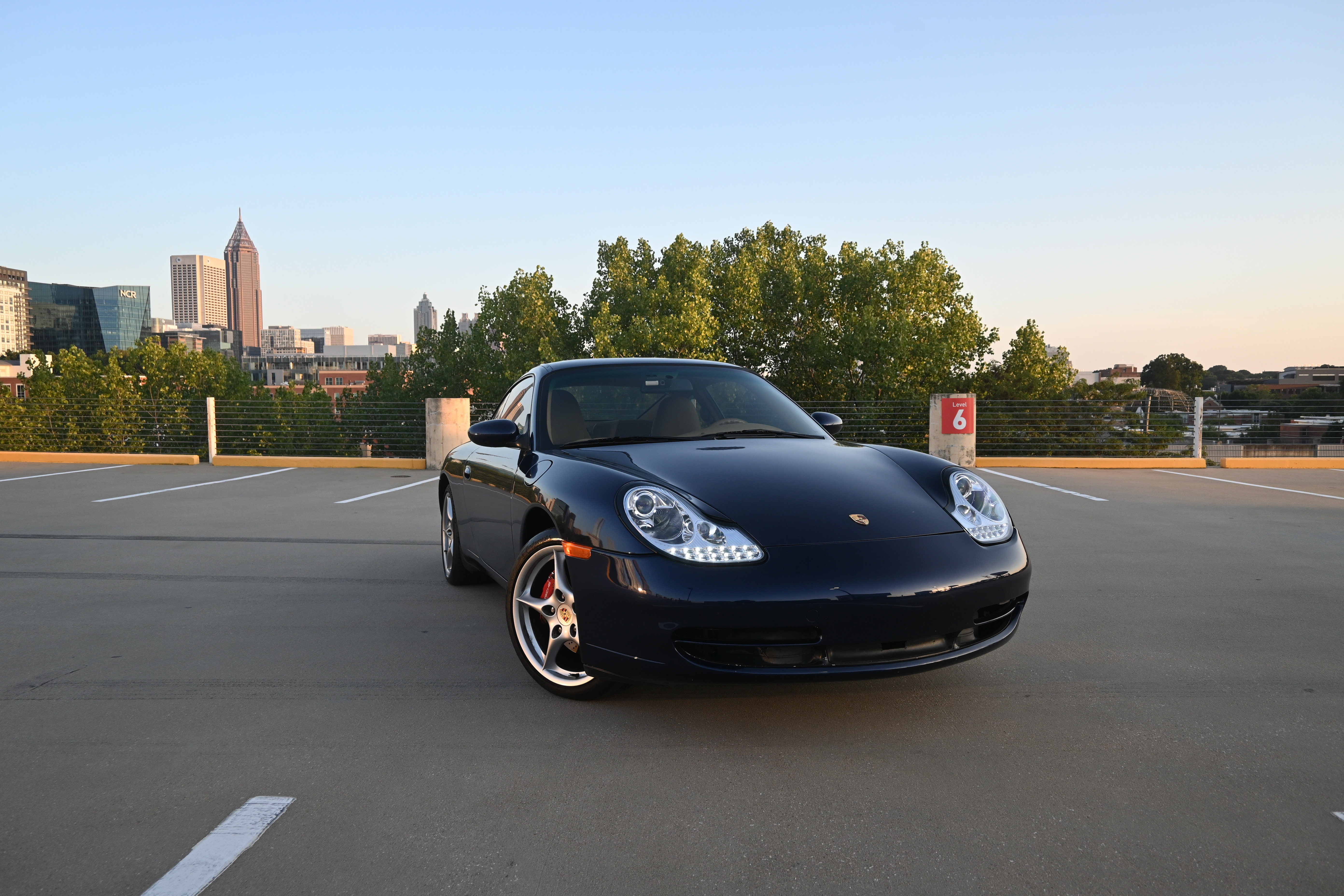 Used 2001 Porsche 911 Carrera RWD image 6