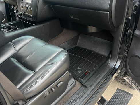 Used 2008 GMC Sierra 2500 SLT w/ Z71 Off-Road Package image 2