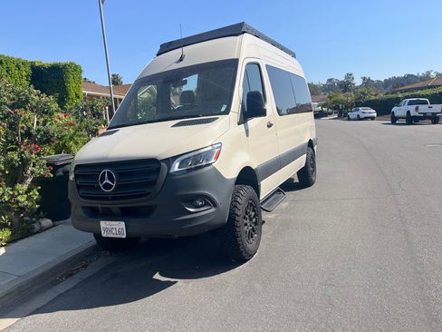 Used 2024 Mercedes-Benz Sprinter 2500 image 1